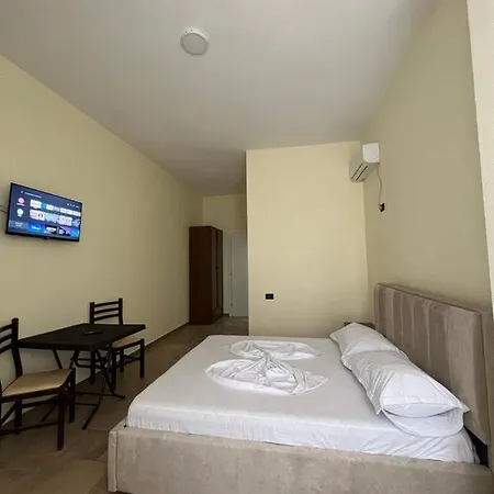 Bed & Breakfast Antik Golem (Tirana)