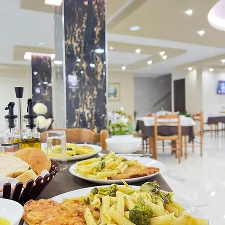 Antik 3* Golem (Tirana)