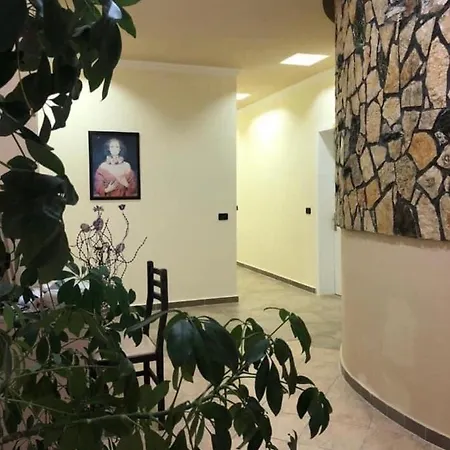 Bed and Breakfast Antik Golem (Tirana)