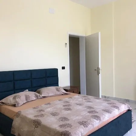 Antik Bed and Breakfast Golem (Tirana)