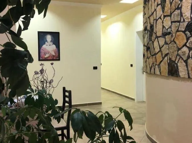 Bed & Breakfast Antik Golem (Tirana)