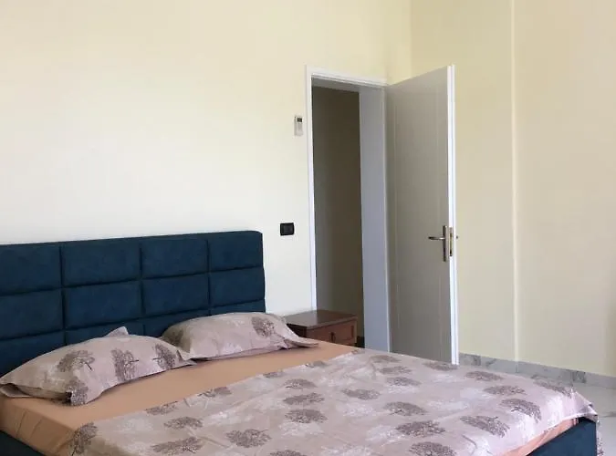 Antik Bed & Breakfast Golem (Tirana)